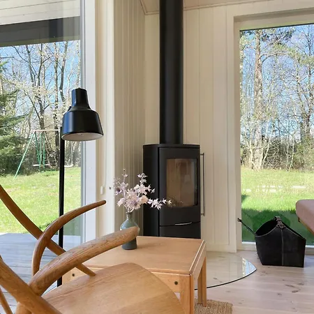 Charming Summer House Close To Feriehus