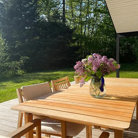 Feriehus Charming Summer House Close To